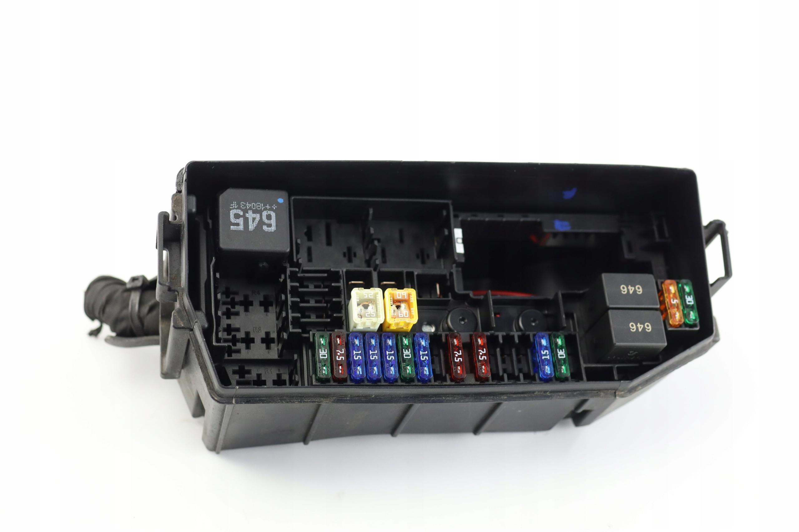 БЛОК ЗАПОБІЖНИКІВ SEAT ARONA 2Q0927165A