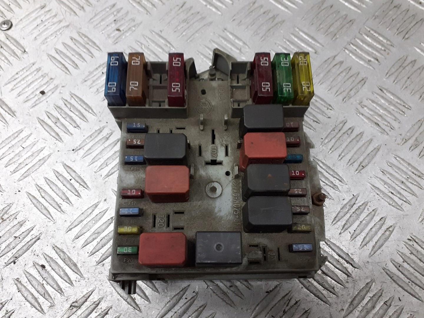 БЛОК ПРЕДОХРАНИТЕЛЕЙ STILO 1.9 JTD 46796538