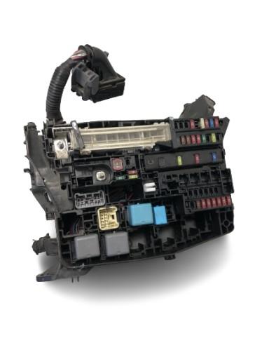 БЛОК ЗАПОБІЖНИКІВ TOYOTA AURIS І 82620-12280