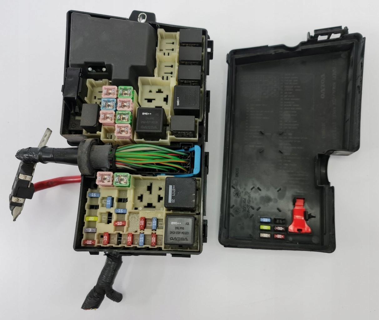 Блок запобіжників VOLVO V50 30679815