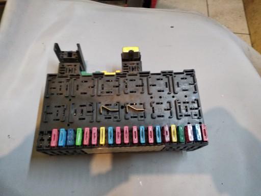 Блок предохранителей VW T4 FL 357937039