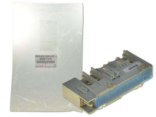 Блок запобіжників 82620-71010 toyota