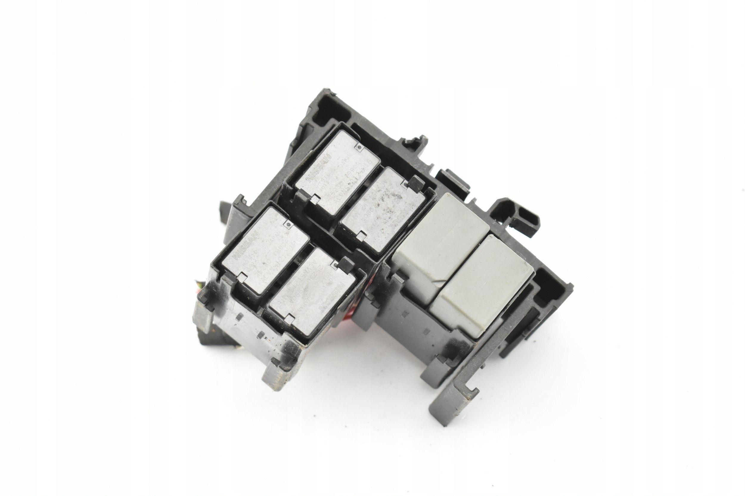 678835916R - Коробка реле NISSAN Juke II F16 1.0 DIG-T