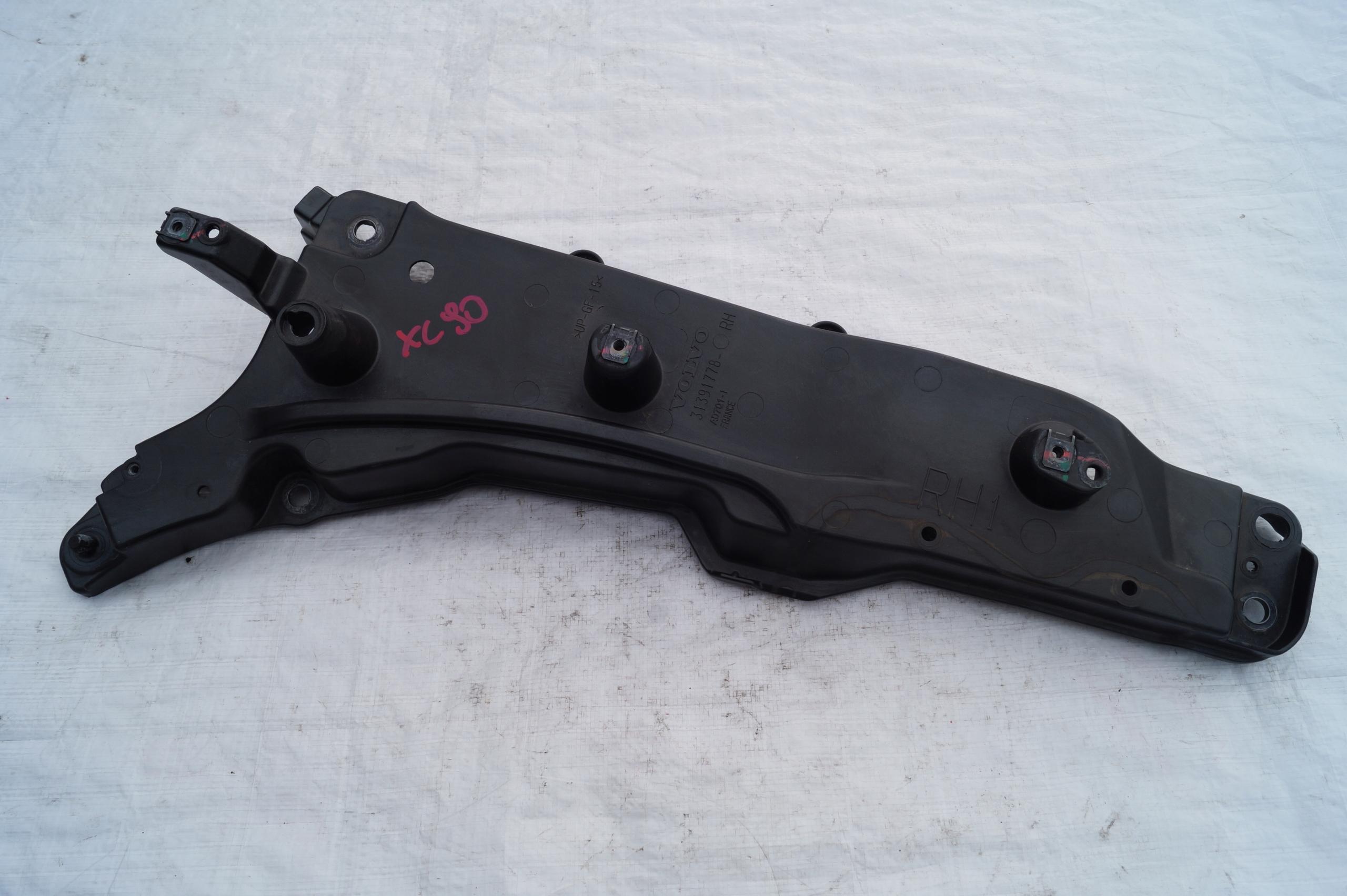 2 31391778 - ПРОСКАЛЬЗЫВАНИЕ КРЫЛО ПЕРЕДНЕЕ ПРАВОЕ VOLVO XC90 II