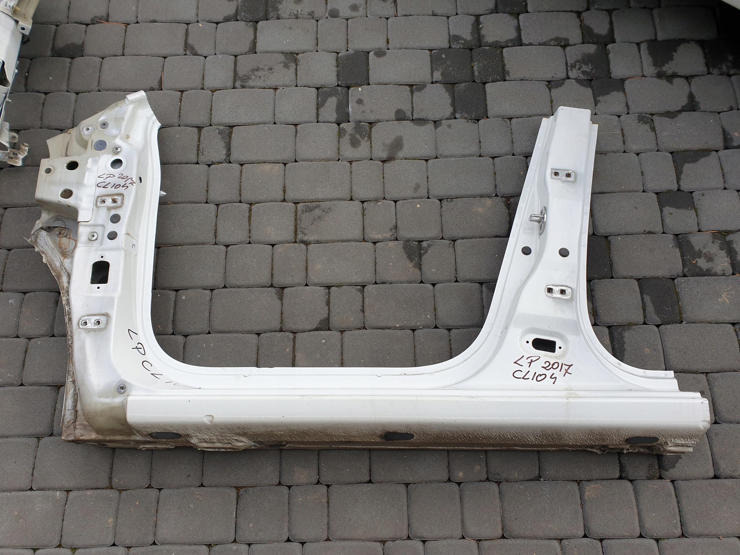 ДВЕРНОЙ ПРОГ RENAULT CLIO 4 IV 2013-ЛЕВЫЙ