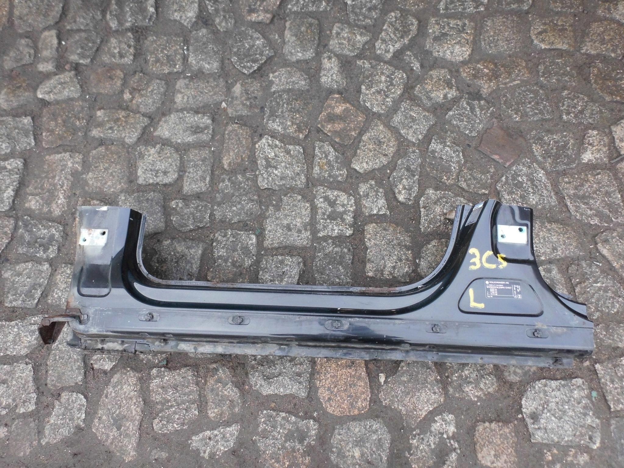 3C4809835 - Стойка порога левая сторона VW PASSAT B6 черный LC9X