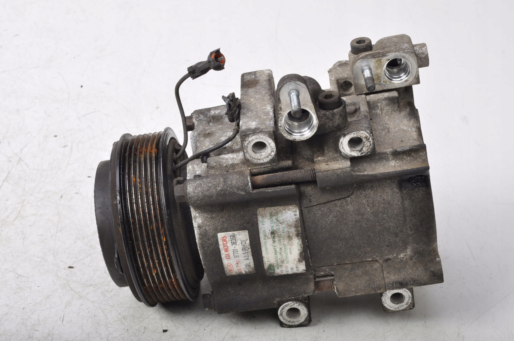 SORENTO І 2.5 КОМПРЕСОР КОНДИЦІОНЕРА 97701-3E350