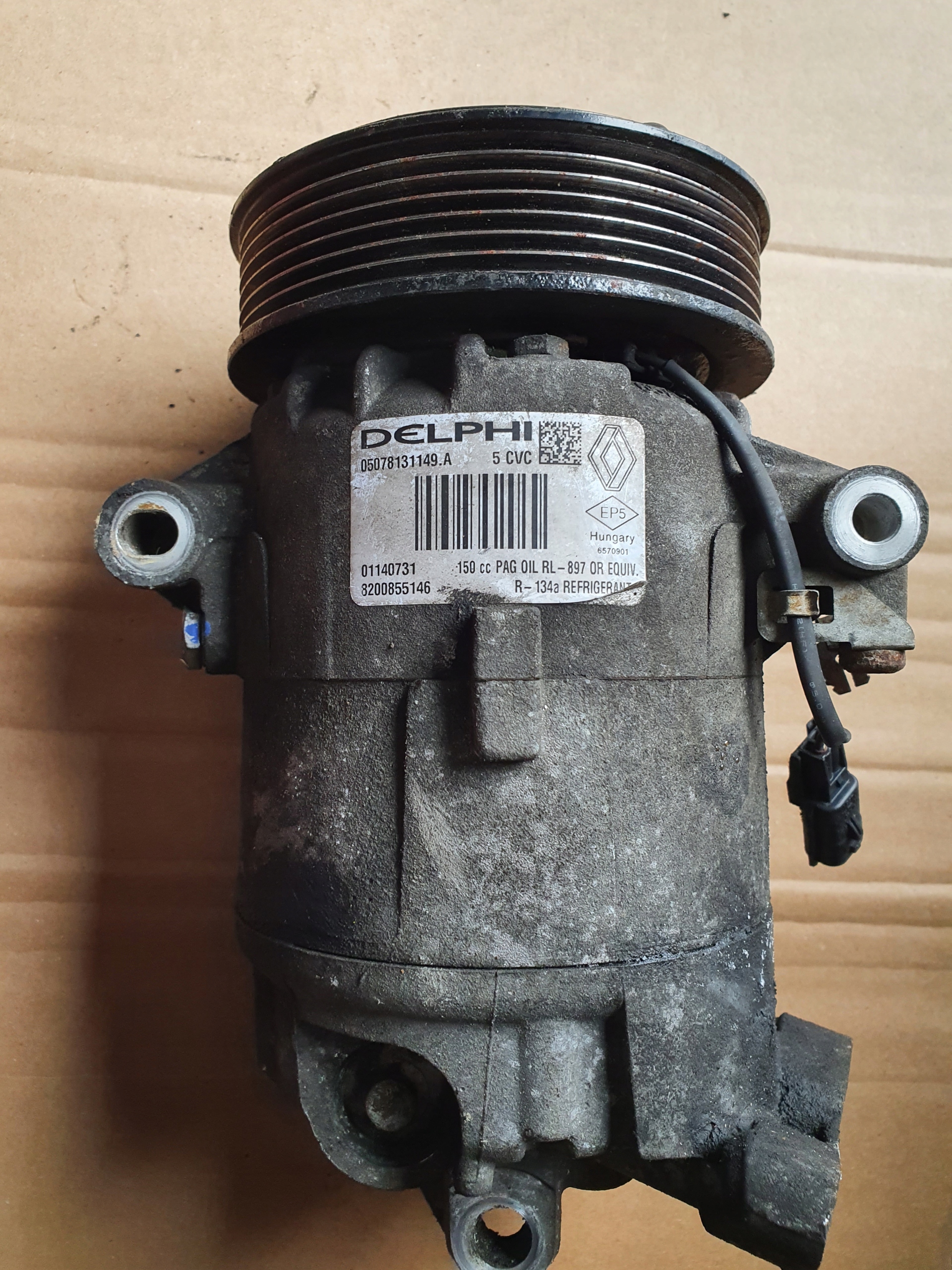 8200 855 - КОМПРЕССОР 8200720417 A TRAFIC LAGUNA 2.0 DCI