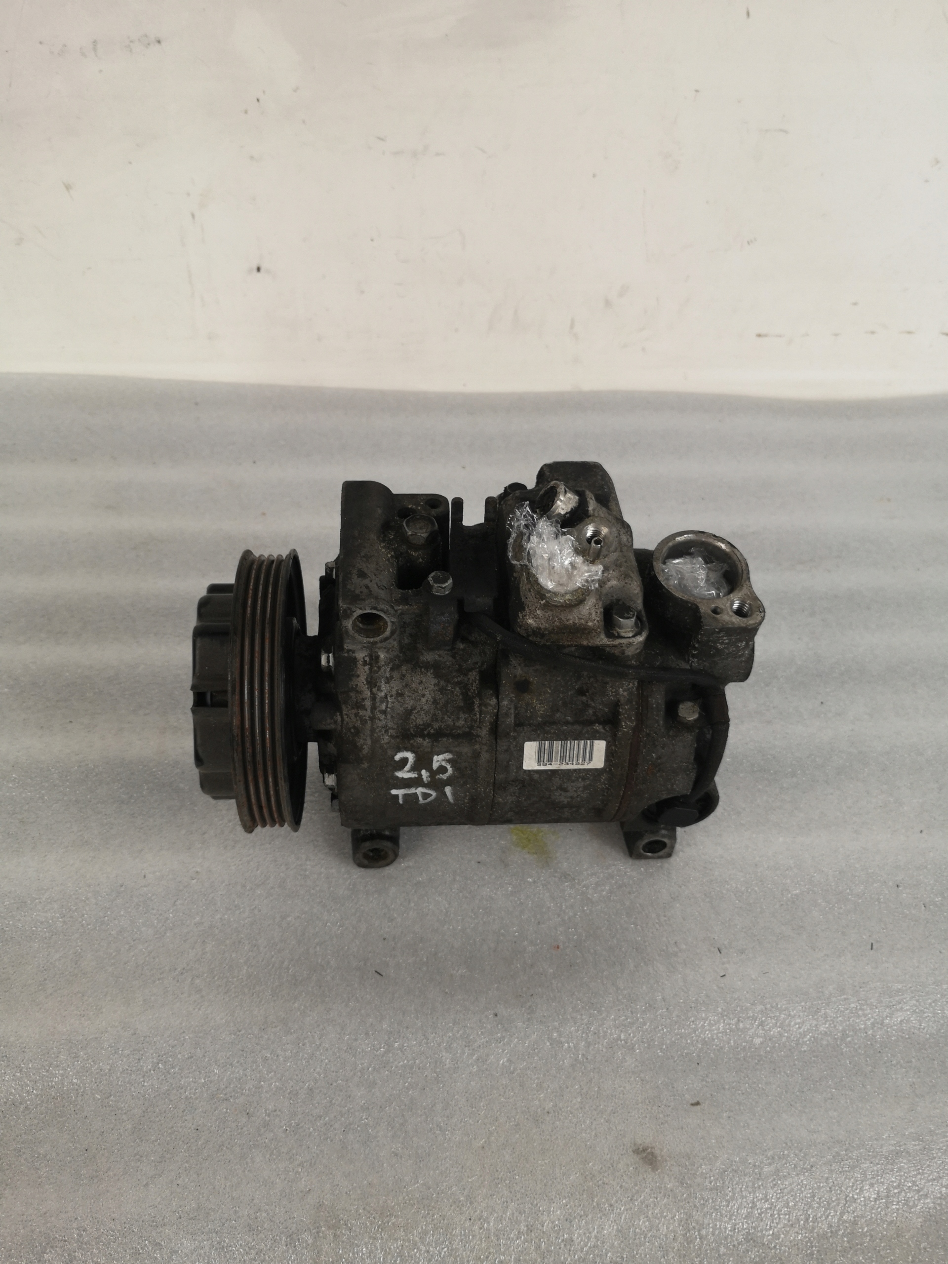 Компрессор A4 B6 B7 2,5 TDI 8E0260805AK