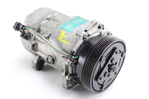 Компрессор кондиционера AUDI A3 8L 1J0820803A