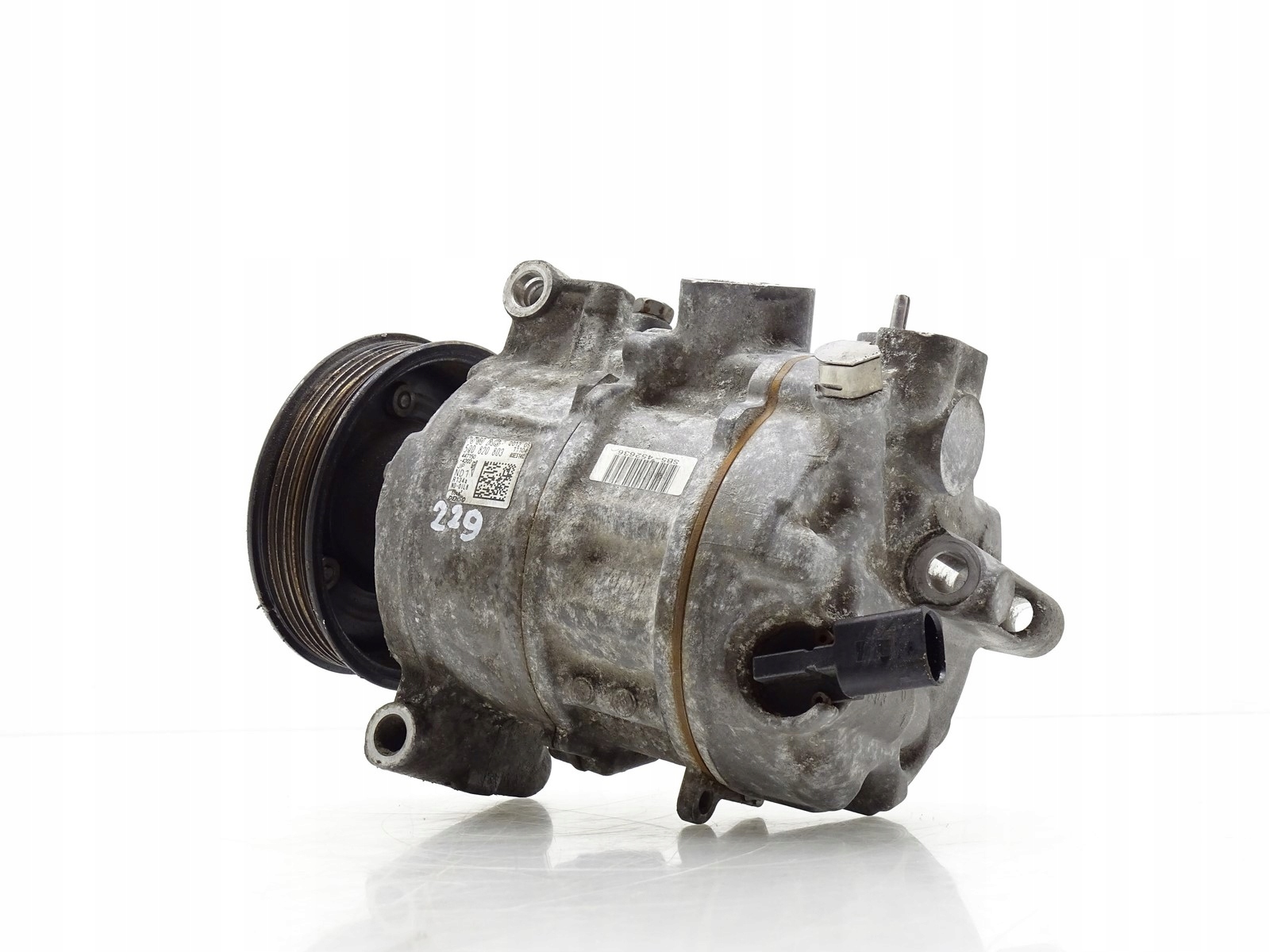 Компрессор кондиционера AUDI A3 8V 2.0 TDI 5Q0820803