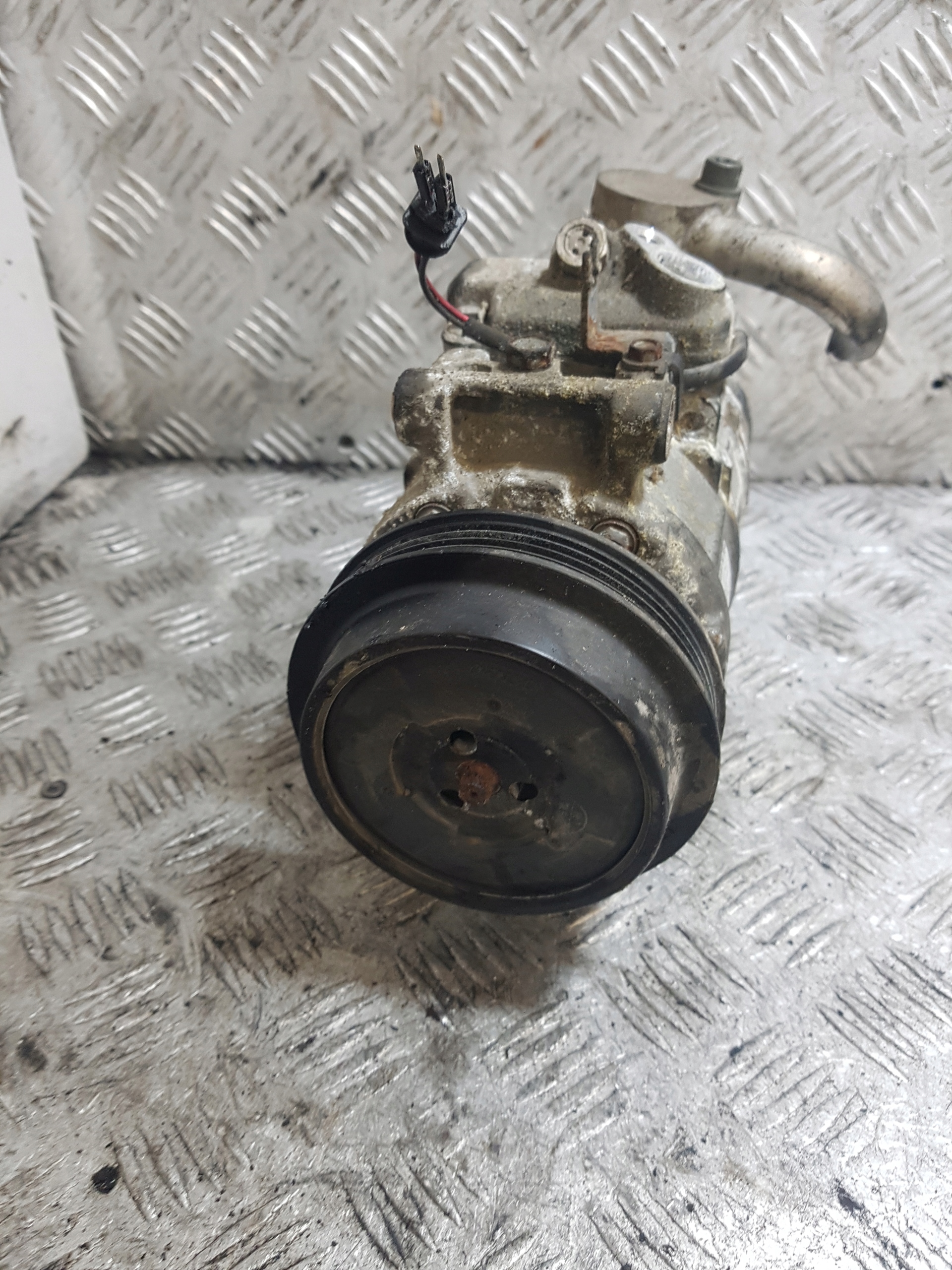 8E0260805AK - Компрессор кондиционера AUDI A4 B7