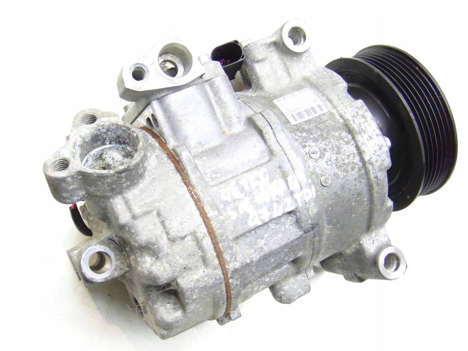Компрессор кондиционера AUDI Q7 4.2 TDI 4E0260805BC