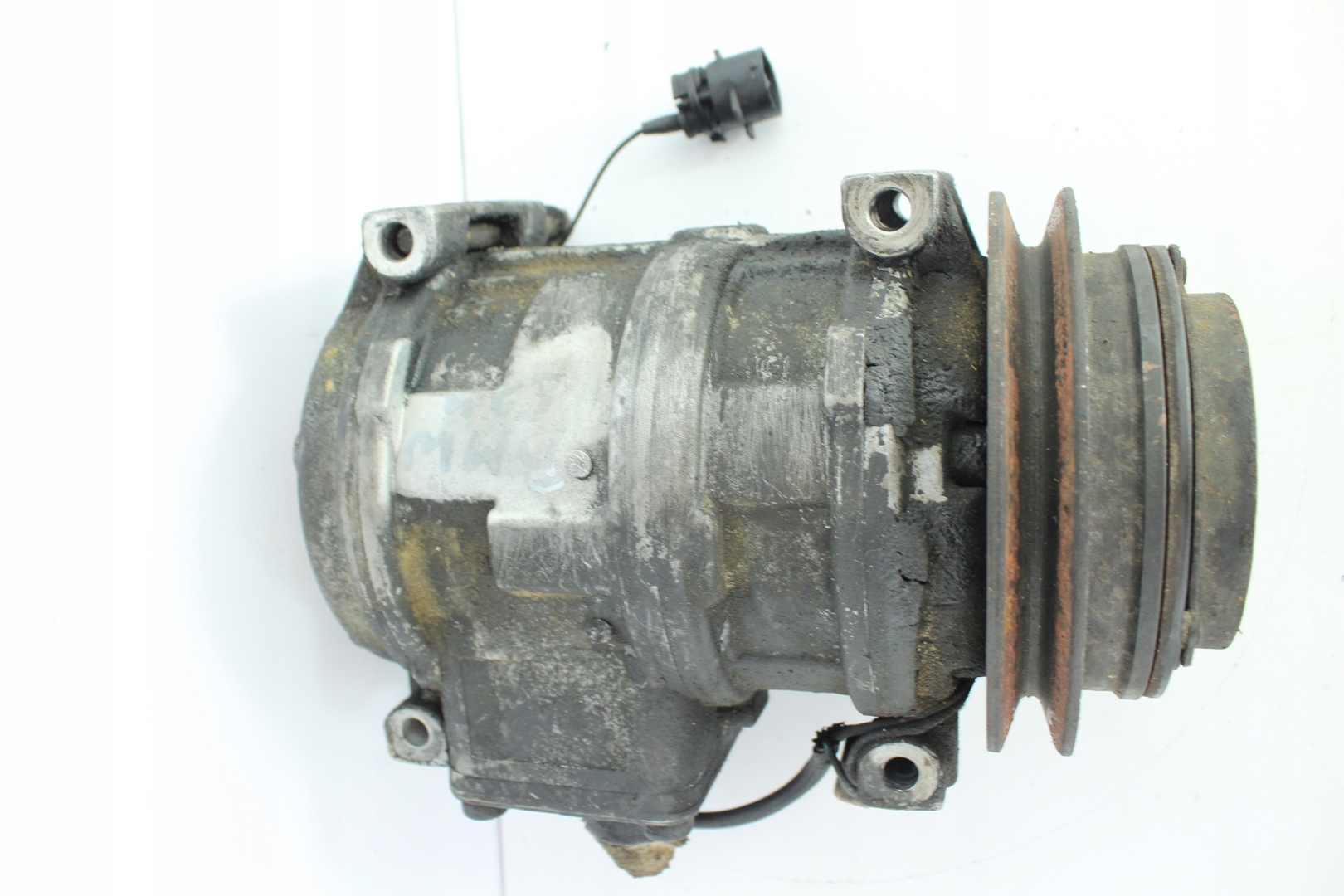 КОМПРЕССОР КОНДИЦИОНЕРА BMW 1389418