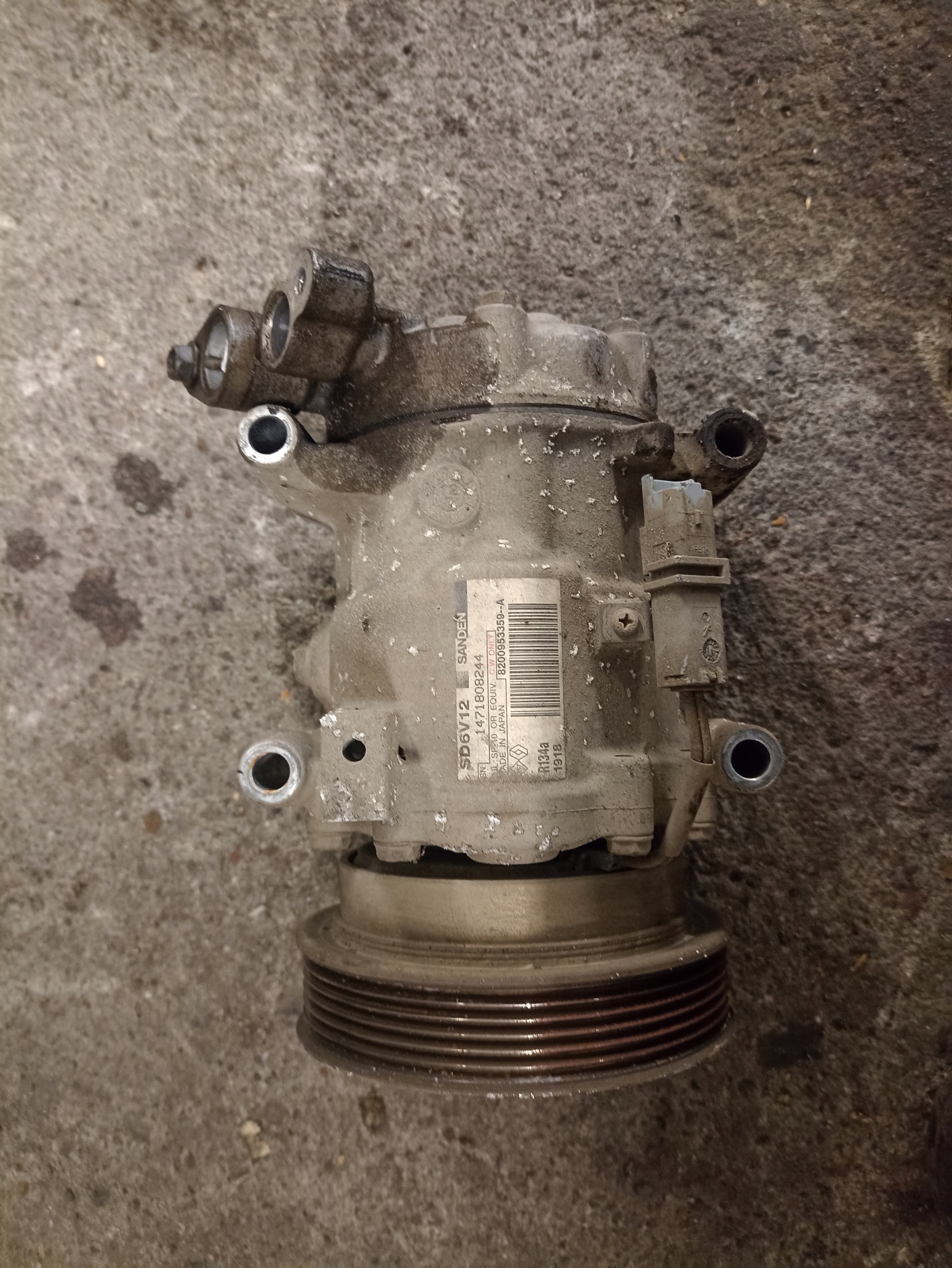 Компресор кондиціонера CITAN W415 8200953359A