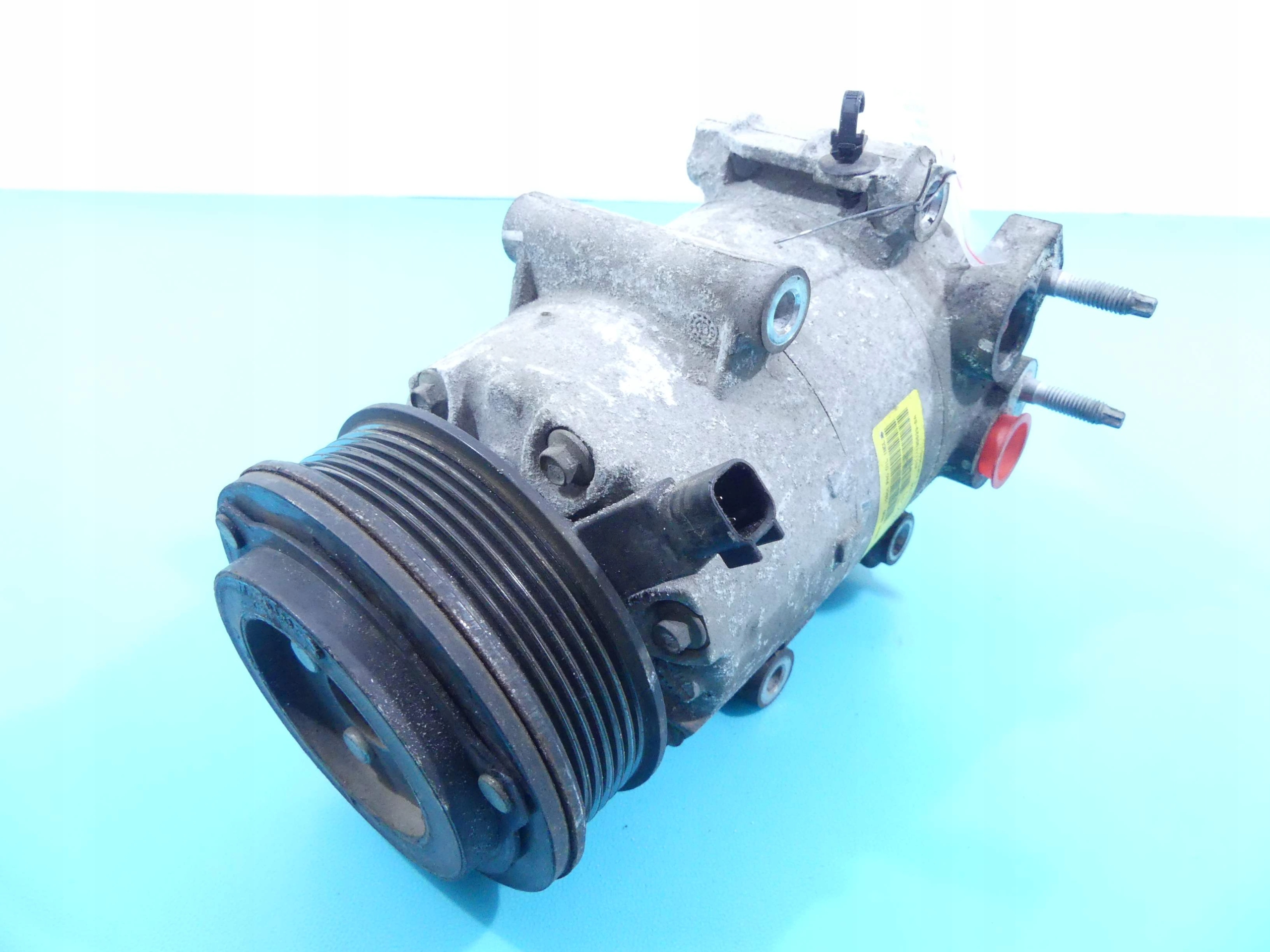 AV11-19D629-BA - КОМПРЕССОР КОНДИЦИОНЕРА FORD B-MAX 12-17 1.5 TDCI