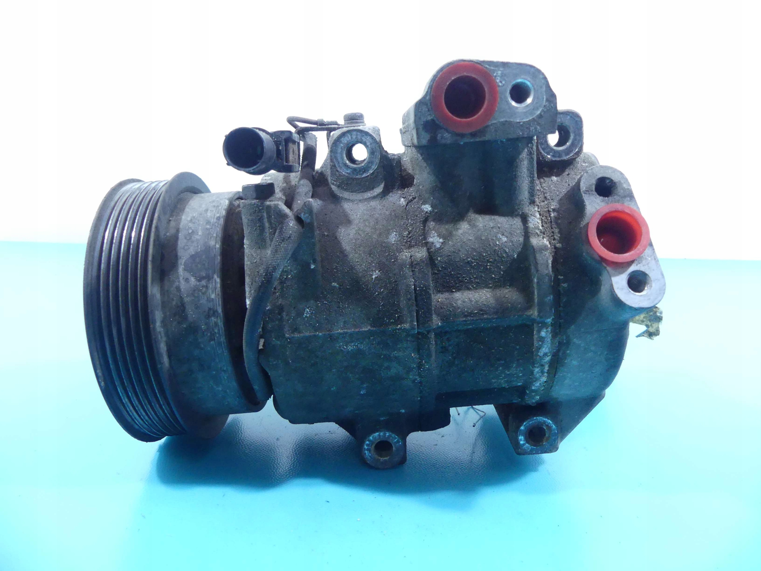 11270-26400 - КОМПРЕССОР КОНДИЦИОНЕРА KIA CARENS III 2.0 B 16V