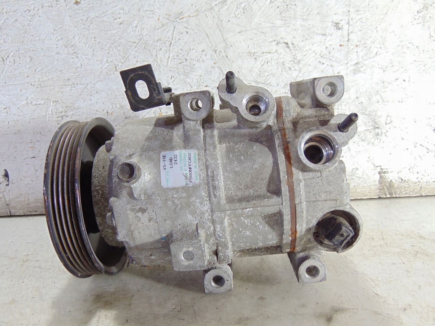 КОМПРЕССОР КОНДИЦИОНЕРА KIA SPORTAGE III 1.7 CRDI