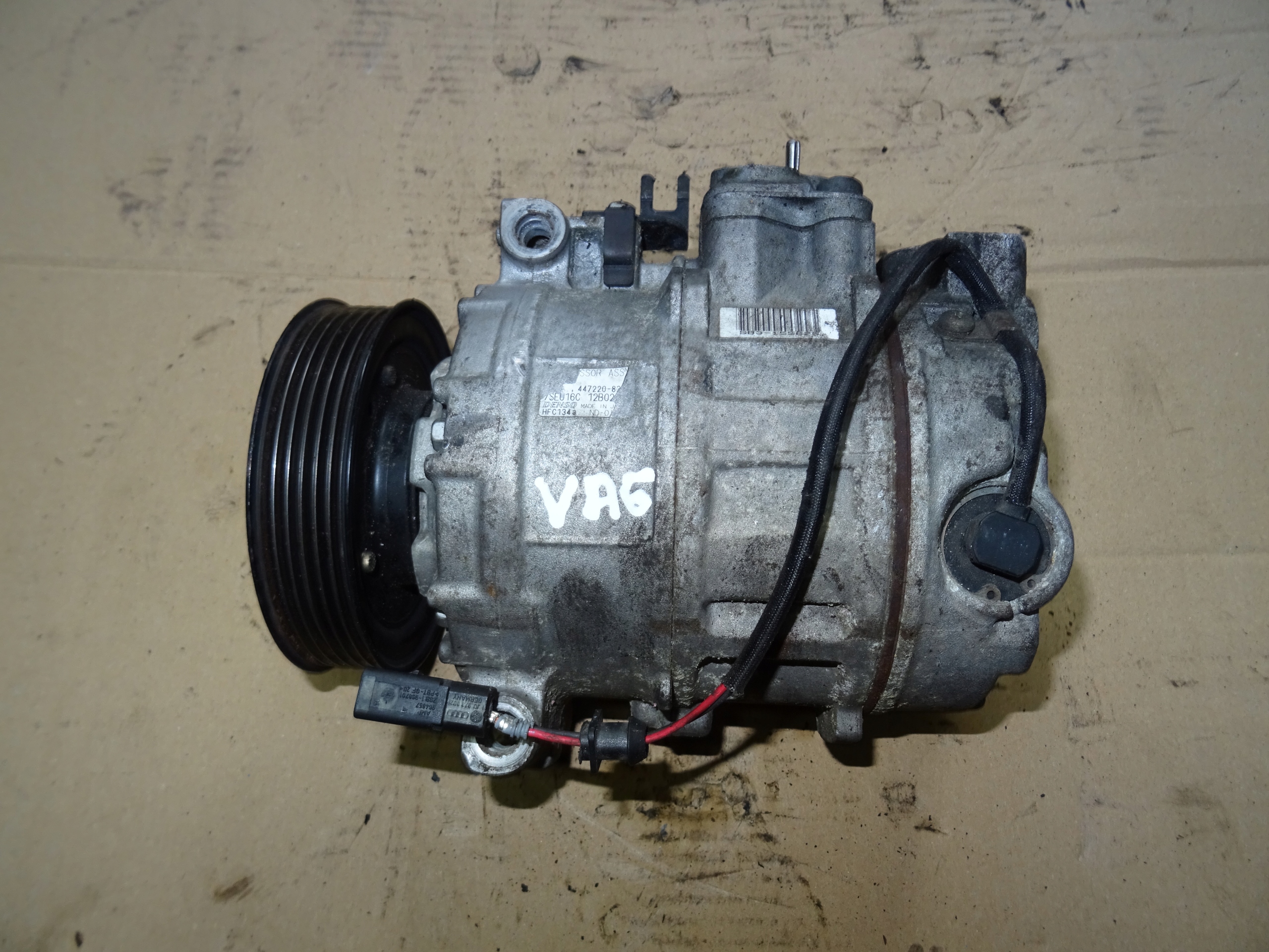 8E0260805F - Компресор кондиціонера компресор AUDI A4 B6 3.0 V6