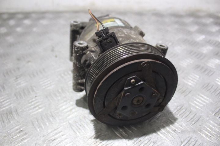 8200309193 - КОМПРЕСОР КОНДИЦІОНЕРА MEGANE SCENIC II 2.0 16V