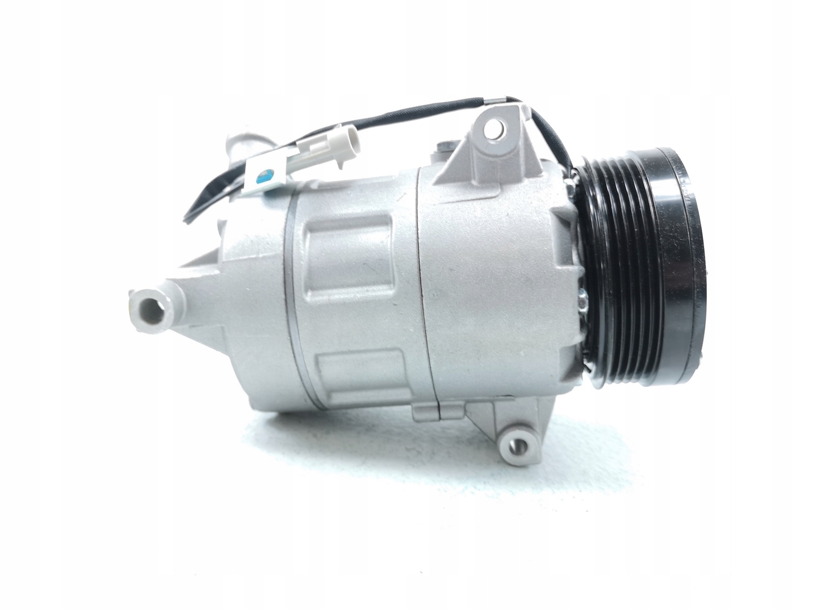 32426 - КОМПРЕСОР КОНДИЦІОНЕРА OPEL ASTRA G H 1.6 1.8 NRF