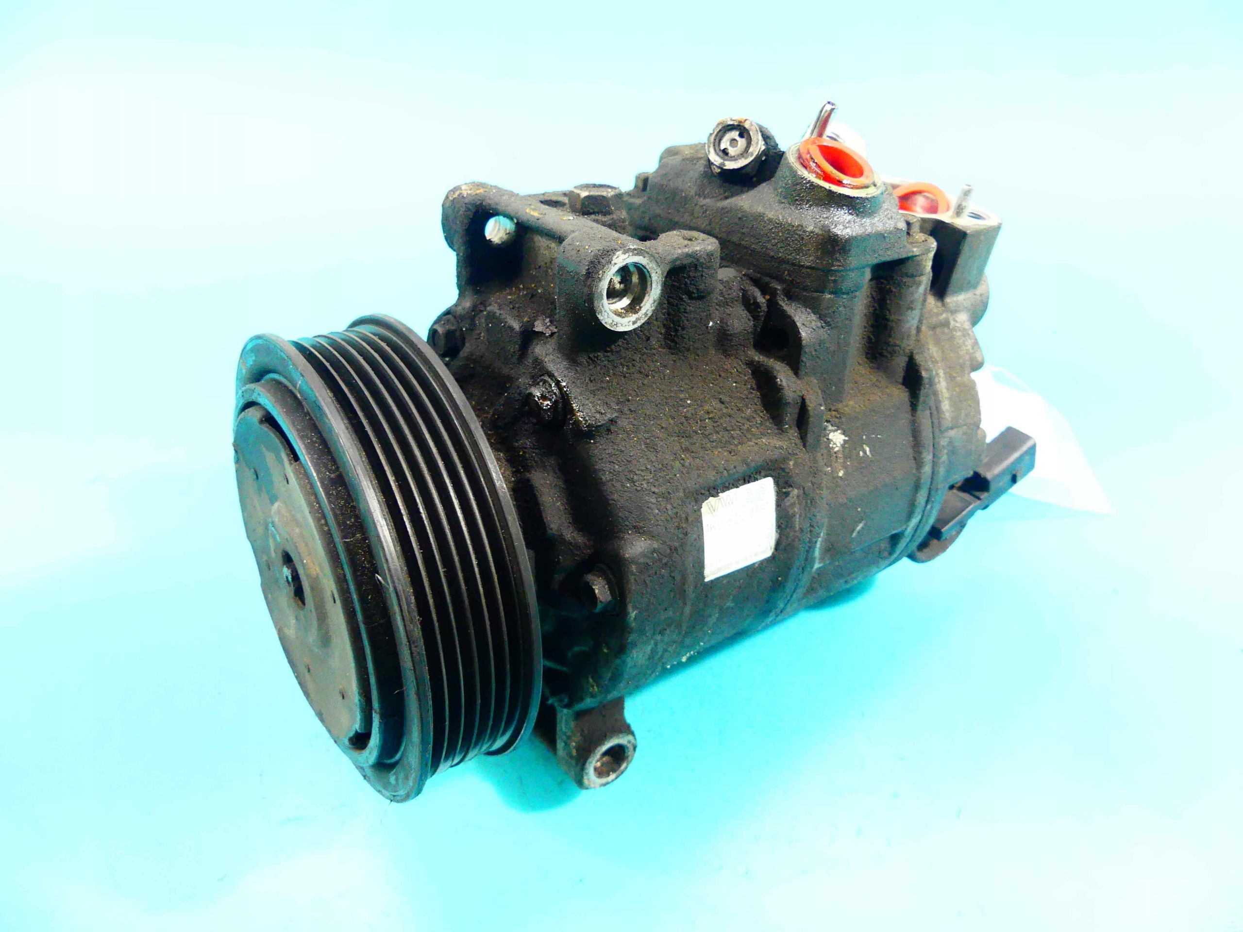 1K0820859T - КОМПРЕСОР КОНДИЦІОНЕРА SKODA OCTAVIA II 1,4 TSI