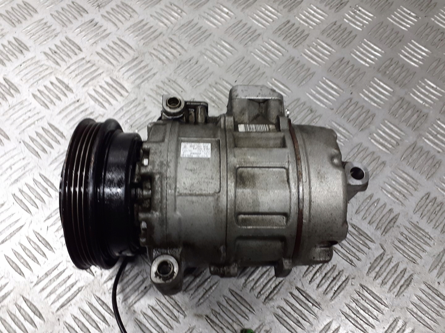 КОМПРЕССОР КОНДИЦИОНЕРА SUPERB И 1.8 T 8D0260808