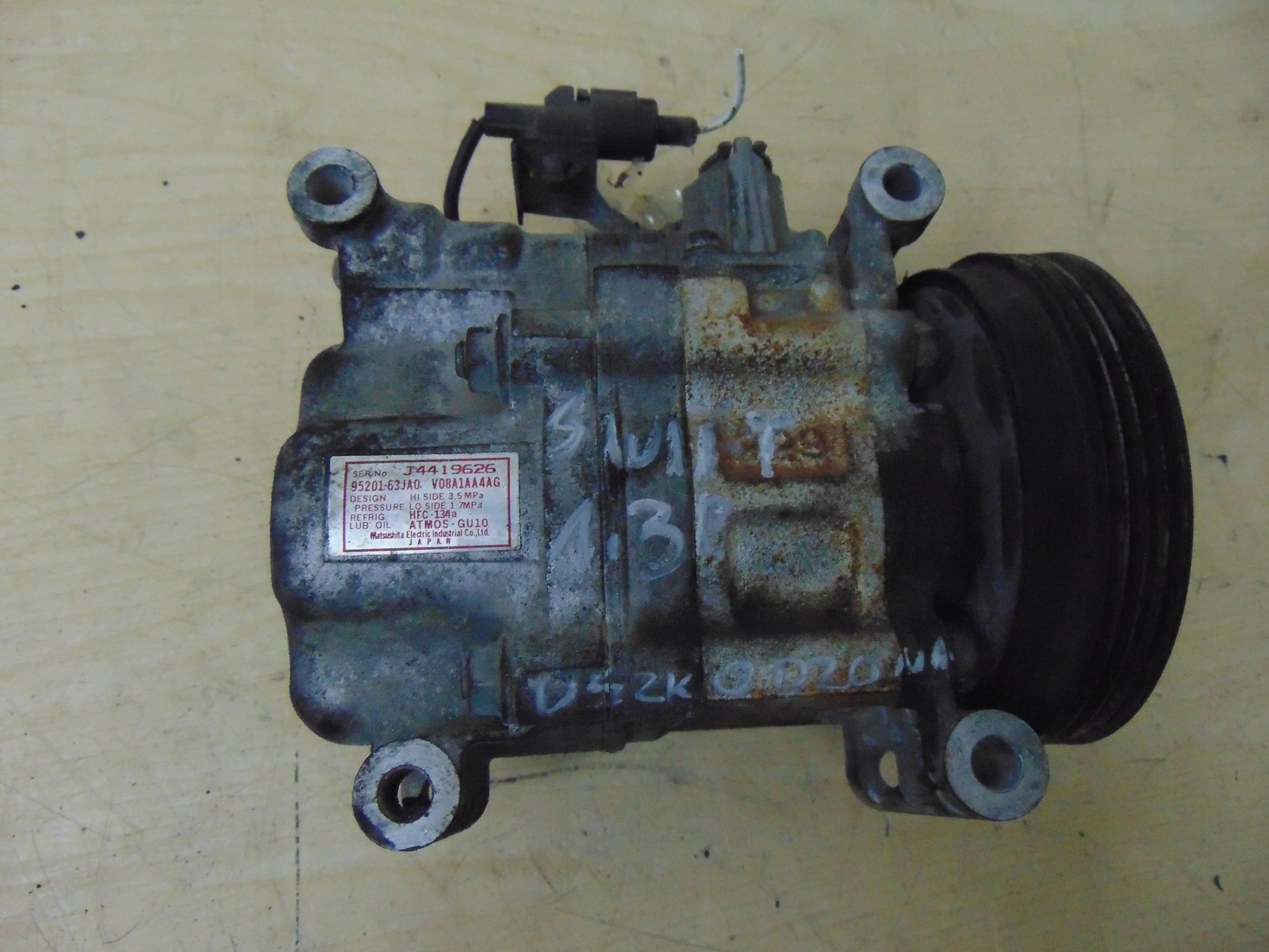95201-63JA0 - КОМПРЕСОР КОНДИЦІОНЕРА SUZUKI SWIFT MK6 1.3 B