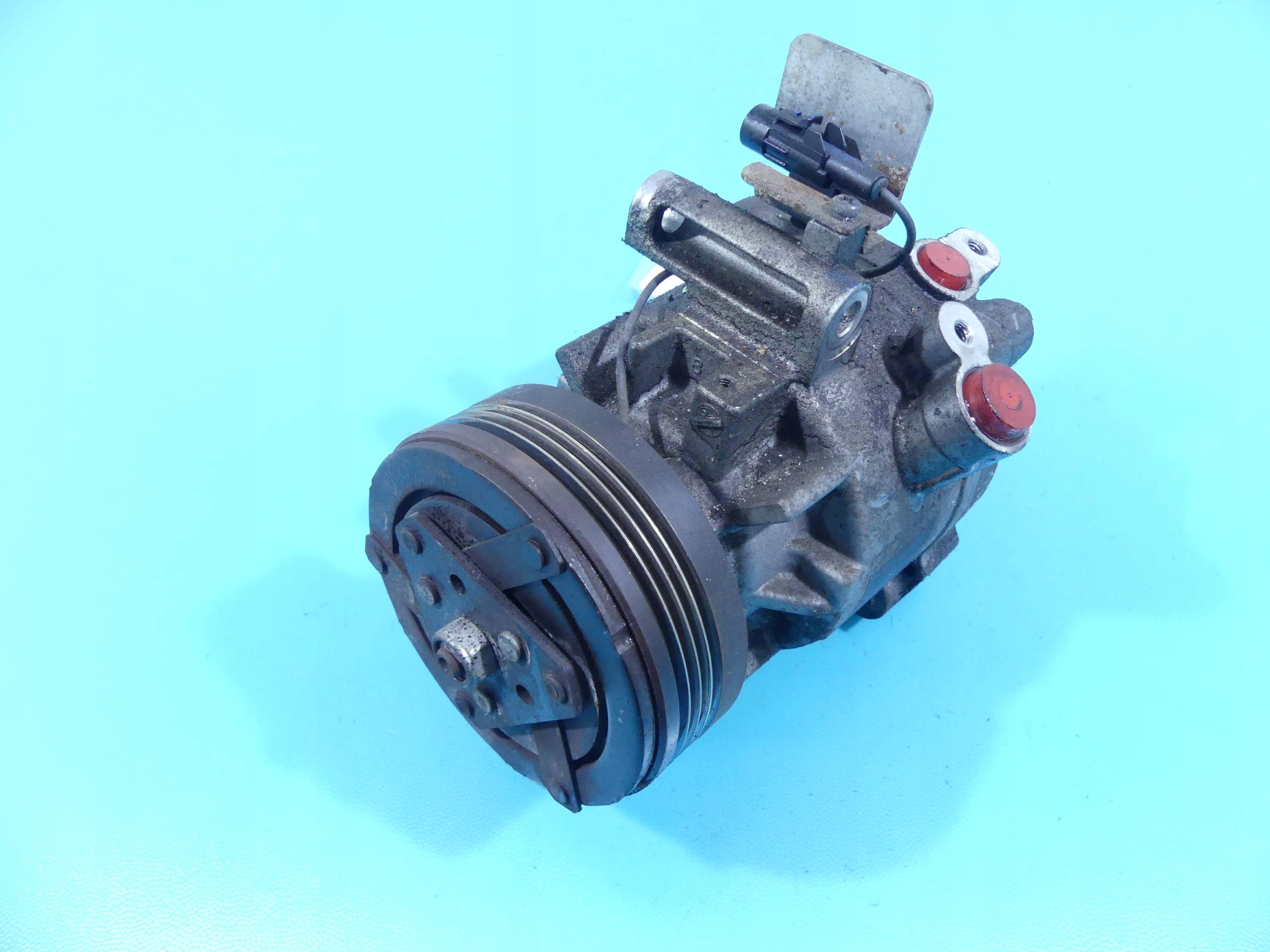 95200-68LA4, QS70 - КОМПРЕССОР КОНДИЦИОНЕРА SUZUKI SWIFT MK7 1.2 16V