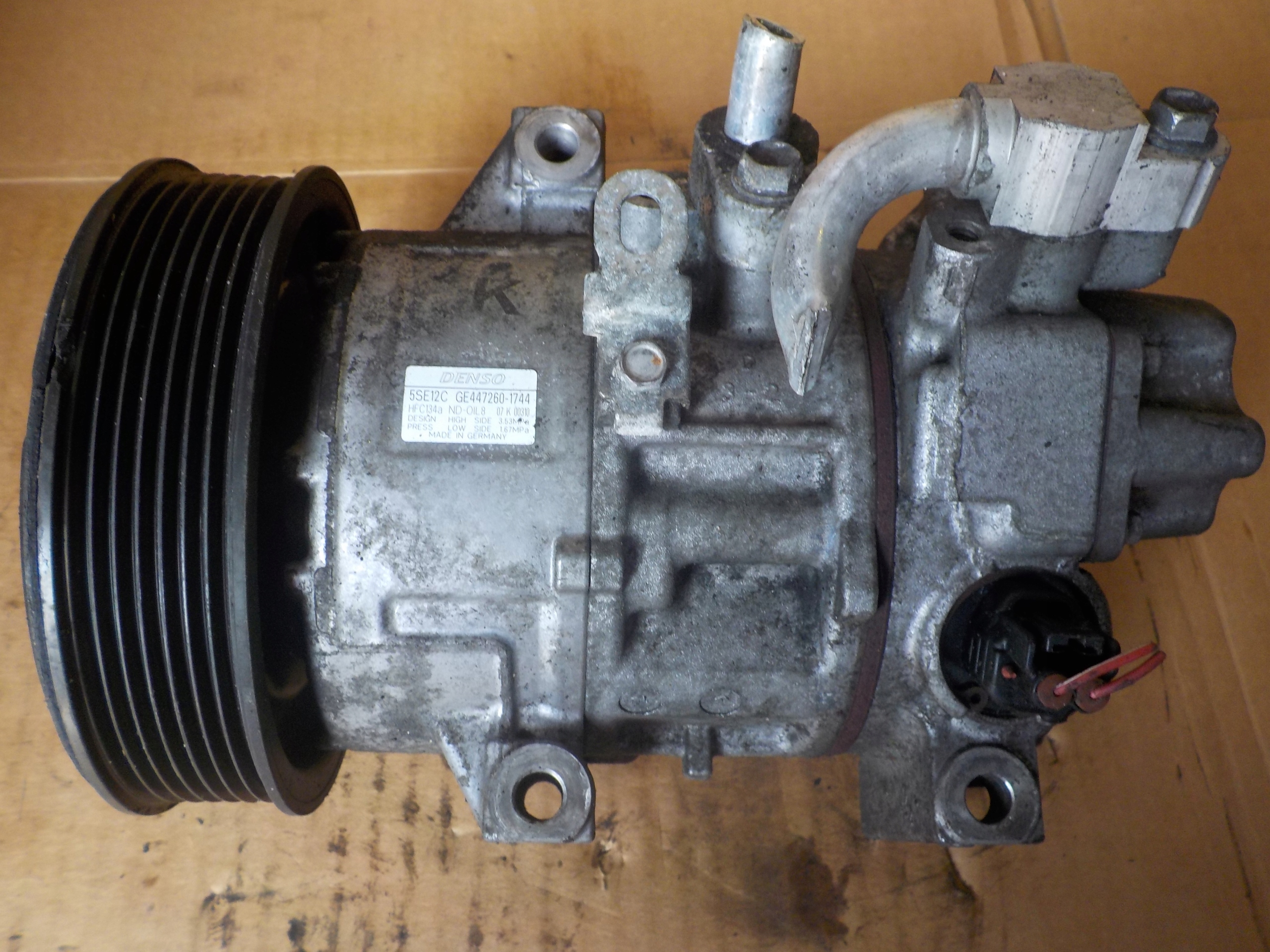 КОМПРЕССОР КОНДИЦИОНЕРА TOYOTA AVENSIS 447260-1744