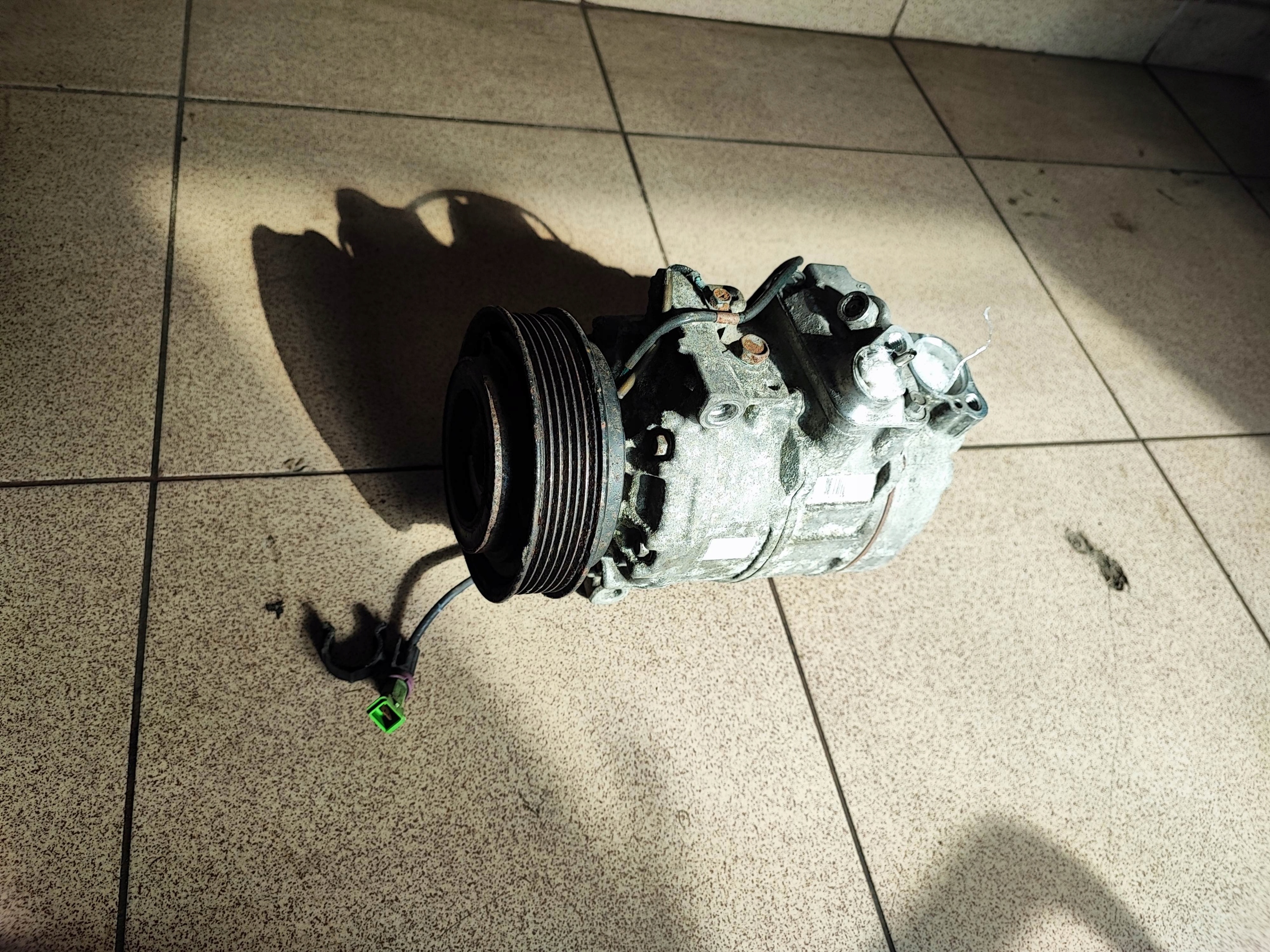 4B0260805B - Компрессор кондиционера VW AUDI A6 C5 2.4 2.8 98-01