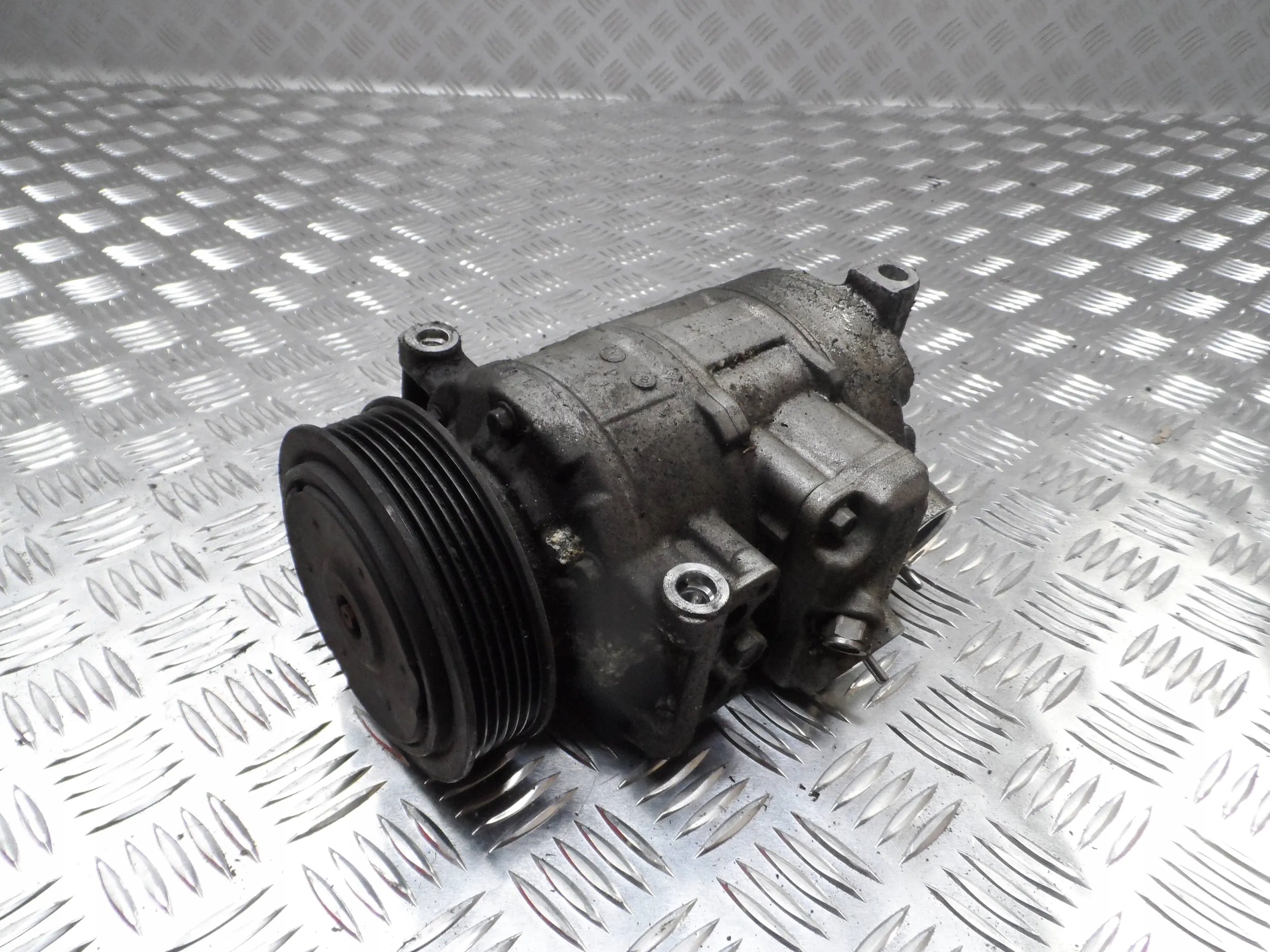 КОМПРЕССОР КОНДИЦИОНЕРА VW BEELTE 5C 1K0820859T