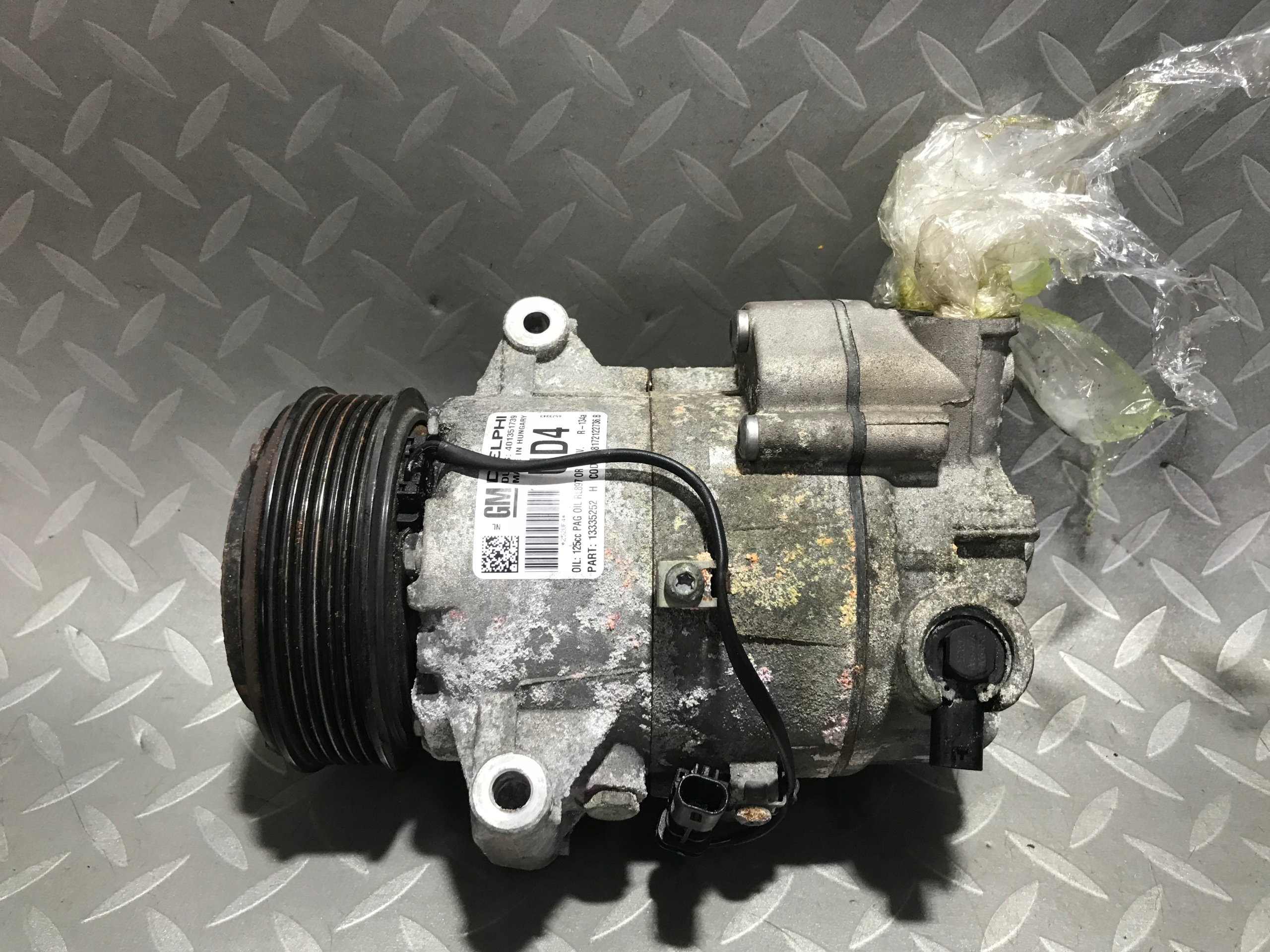 13335252 - КОМПРЕСОР КОНДИЦІОНЕРА ASTRA IV J 2.0