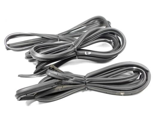 64467890jh - SSANGYONG ACTYON 09 ПЕРЕДНЯЯ ДВЕРНАЯ ПРОКЛАДКА 3ШТ