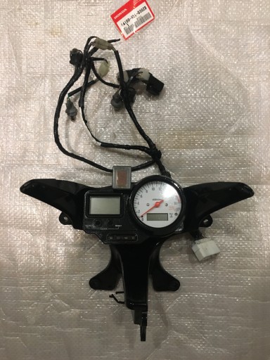 4FM-82346-4841654 - Стойка часы YAMAHA YZF R6 98-02 луч 5EB YZFR6