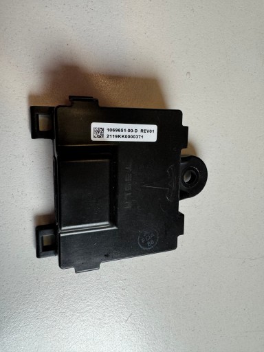 КОНТРОЛЕР ДВЕРНОЇ РУЧКИ TESLA 1069651-00-D