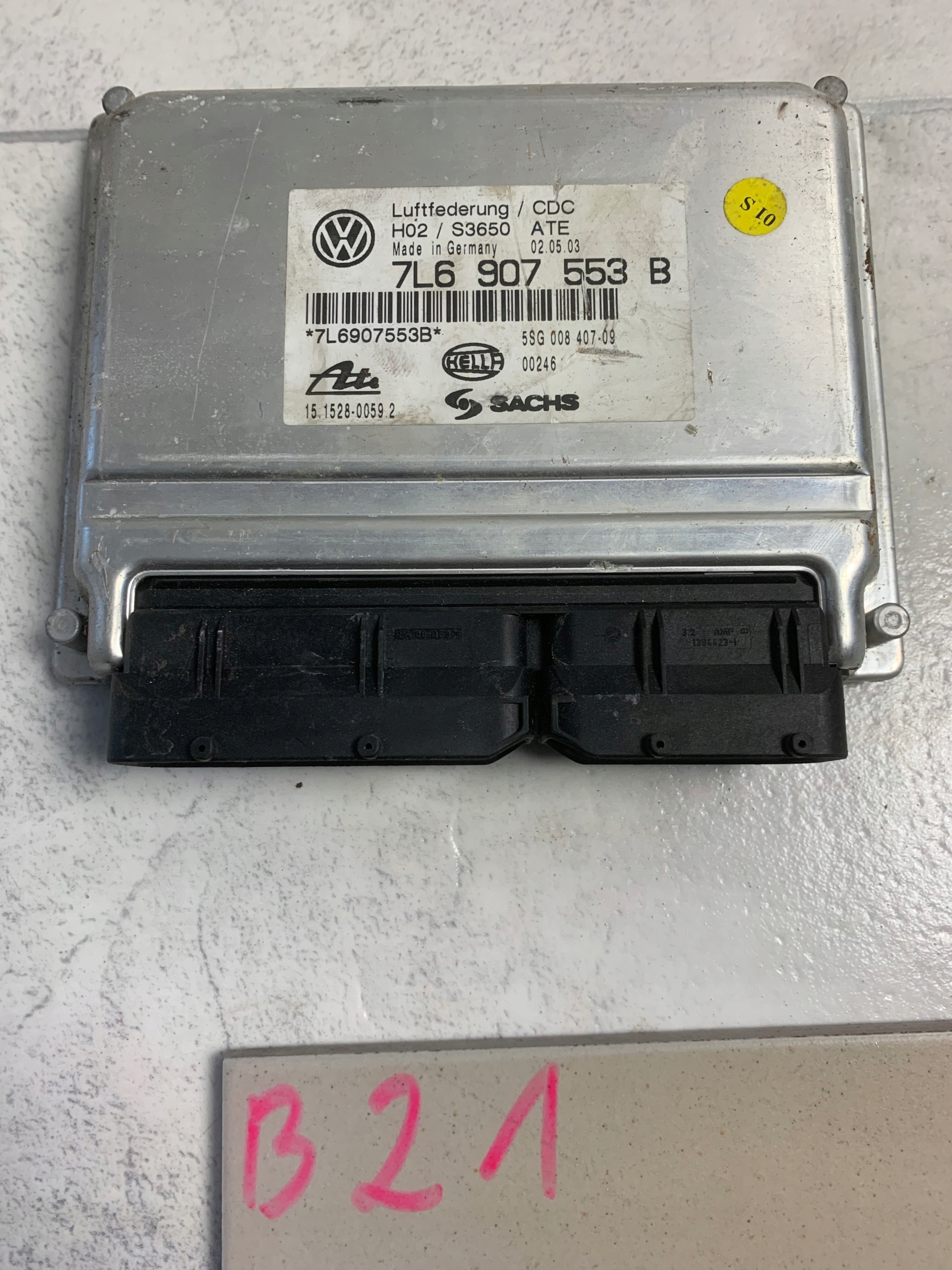 БЛОК УПРАВЛІННЯ ПІДВІСКОЮ VW TOUAREG 7L6907553B