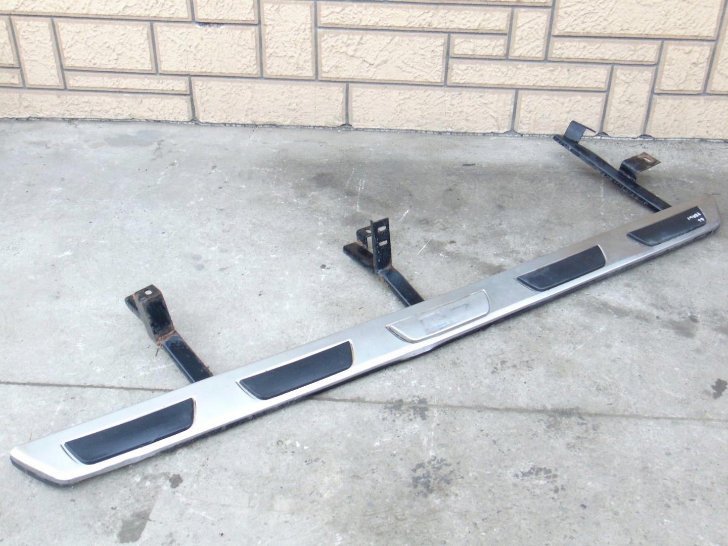 Ступінь порога права AUDI Q7 4L 06-13R пороги