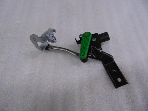 SUPERB III PASSAT B8 РЕГУЛЮВАЛЬНИК ПРАВИЙ 3Q0412522A