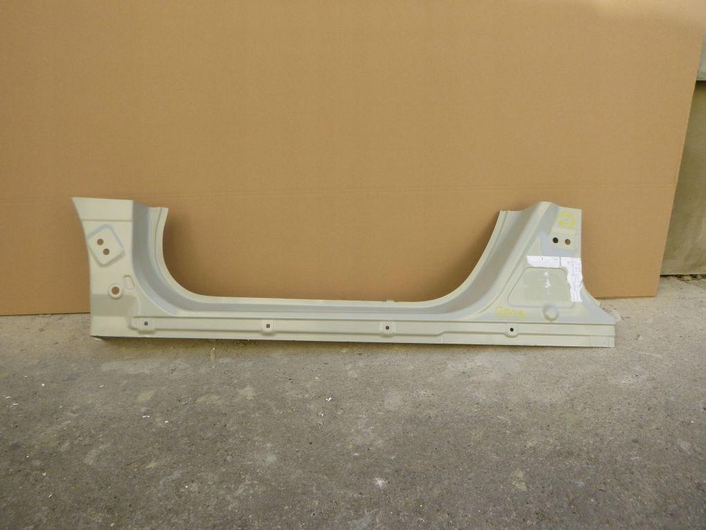 SUZUKI SX4 S-CROSS 14-левый порог стойки новый ориг