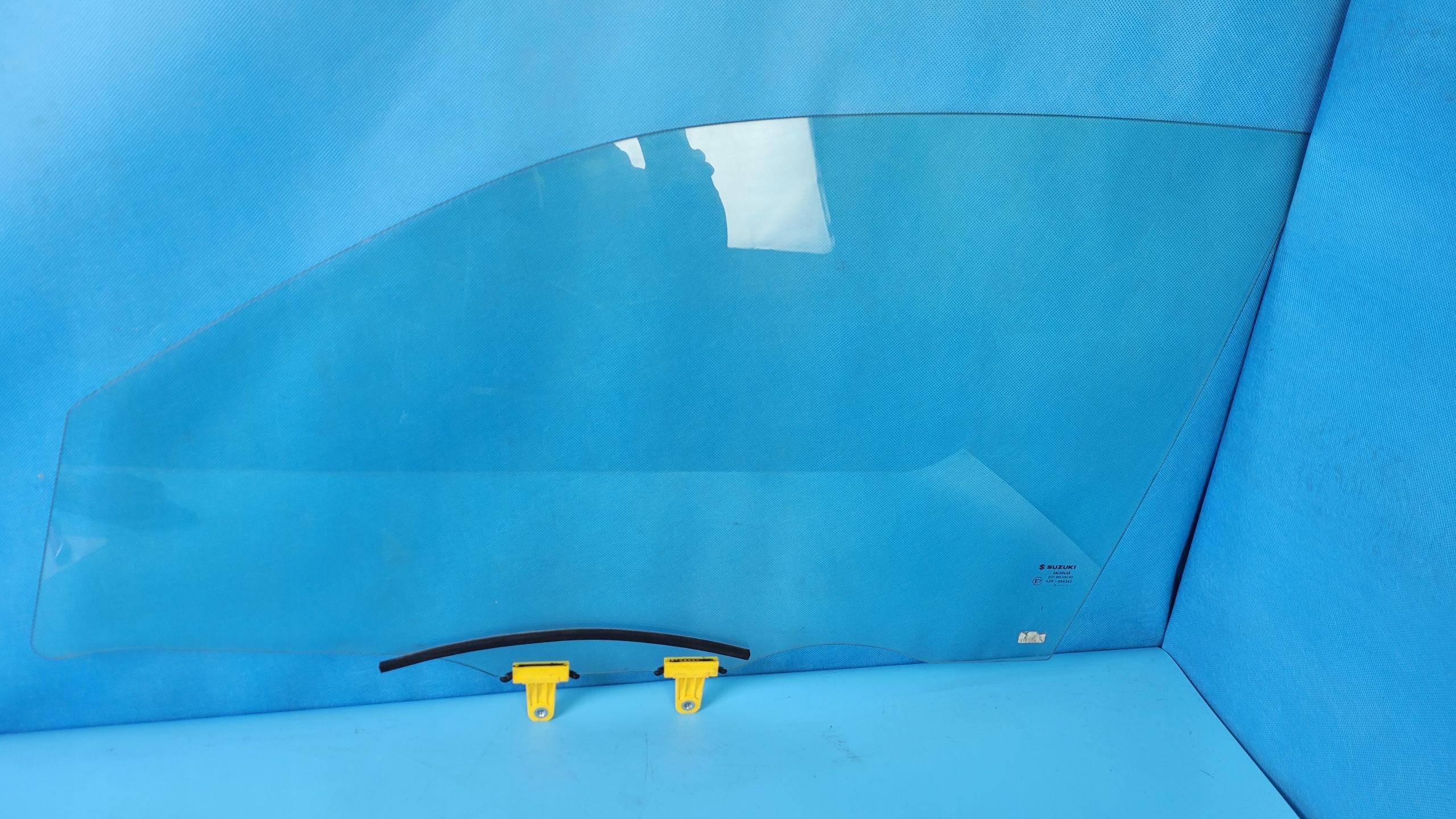 2020r - SUZUKI VITARA III 20R Скло дверей лівий передній 2020