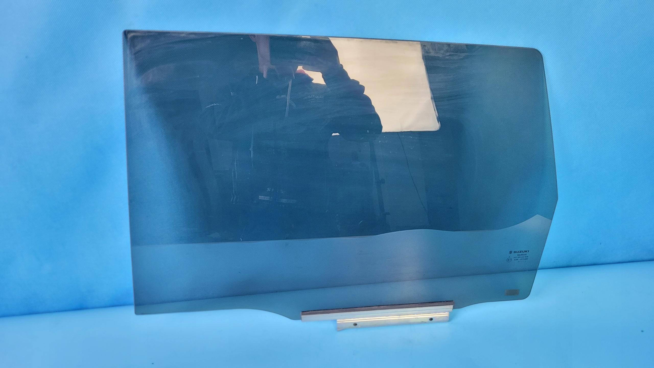 2020r - SUZUKI VITARA III 20R Скло дверей лівий задній 2020