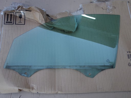 8U0845201 - Стекло двери AUDI Q3 8U передний левый 2014 год