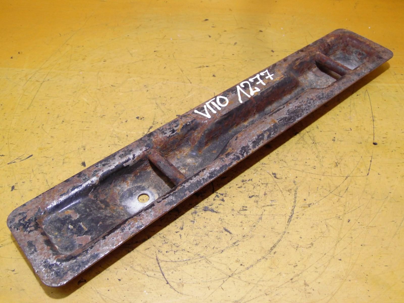 VITO W638 Rear CHAIR GUIDE RAIL