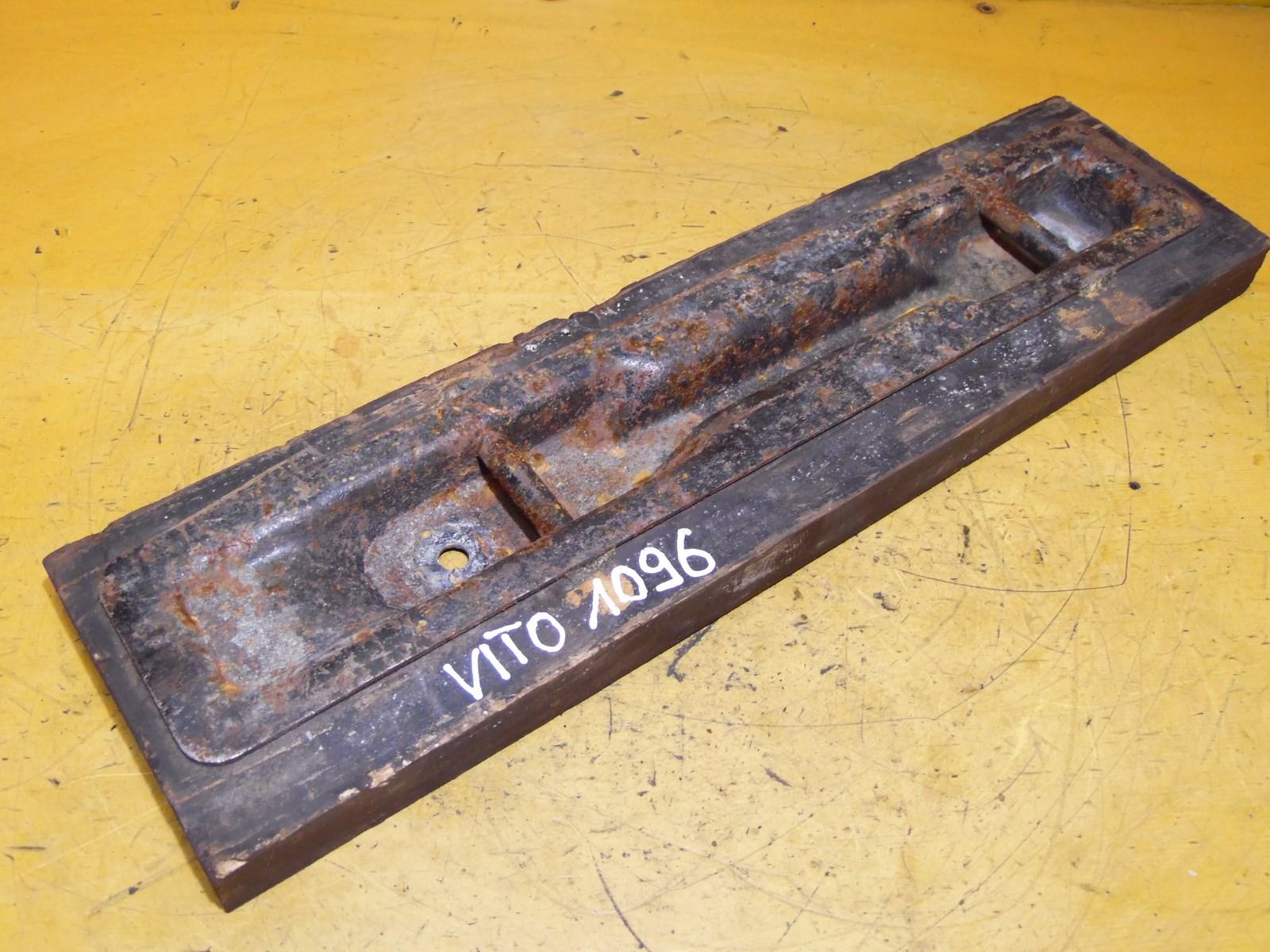 VITO W638 Rear CHAIR GUIDE RAIL