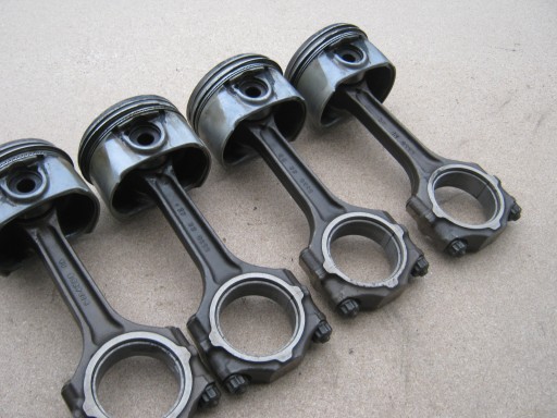 Saab 9-5 B205e поршни AB8466 шатуны полный комплект