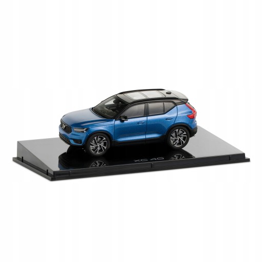 Автомобіль Volvo XC40 Bursting Blue 1:43