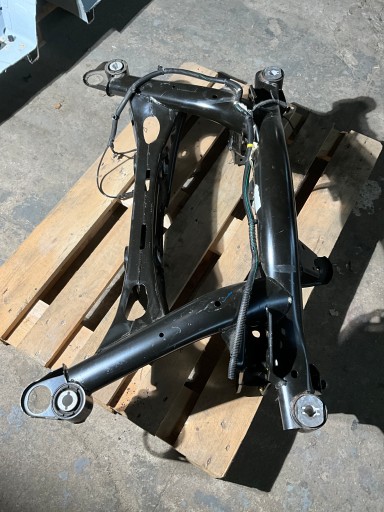 32246801 - Сани задні візки volvo xc40 2.0 t5 4wd 4x4