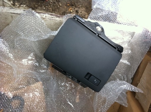 Бардачок пасажирський VW Passat B7 3C1 857 097 BK