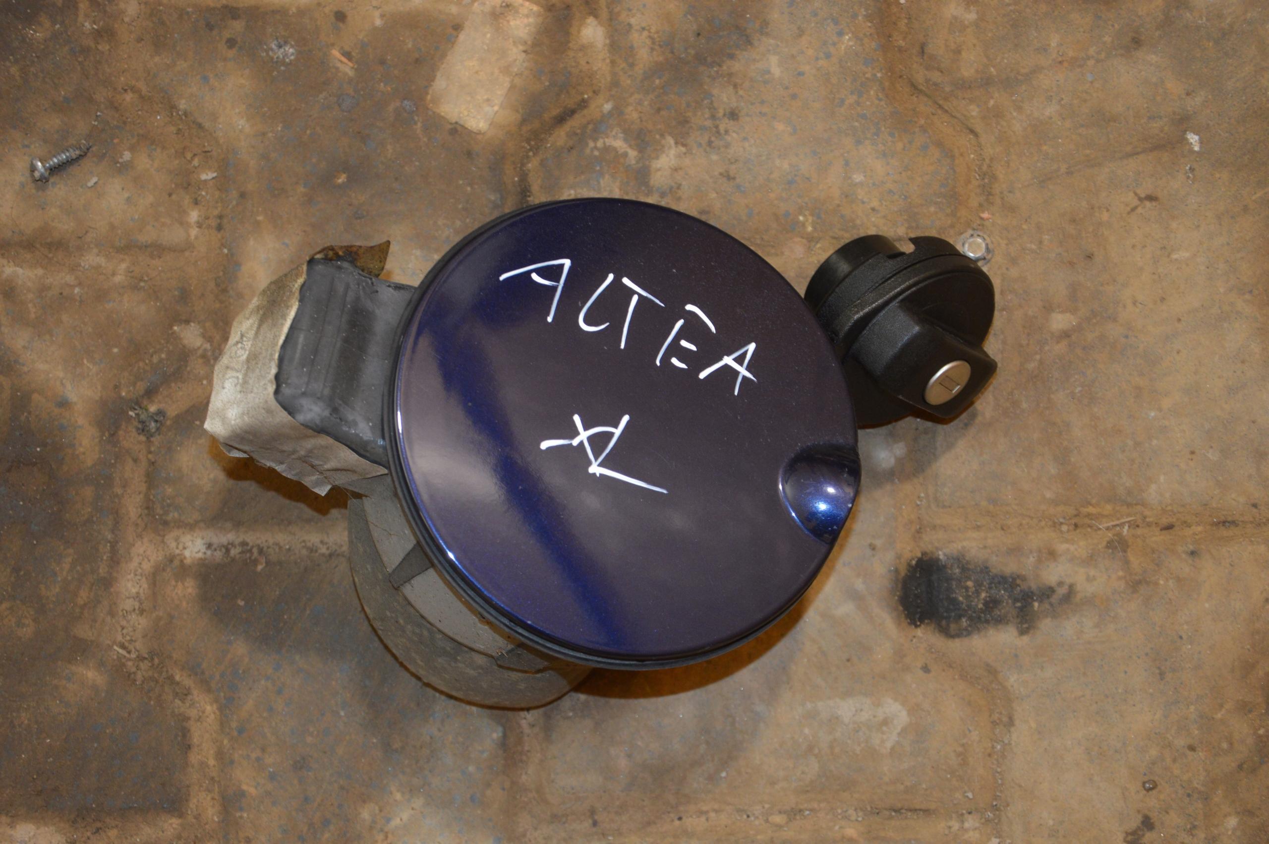 Seat Altea XL крышка топливного бака LW5U